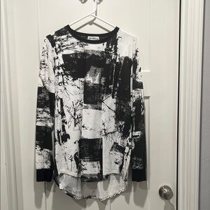 Abstract Black and White Long Sleeve Tee